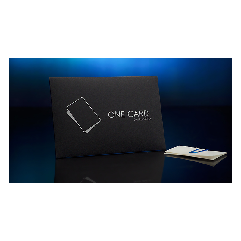 One Card by Daniel Garcia, index discret placé dans une poche