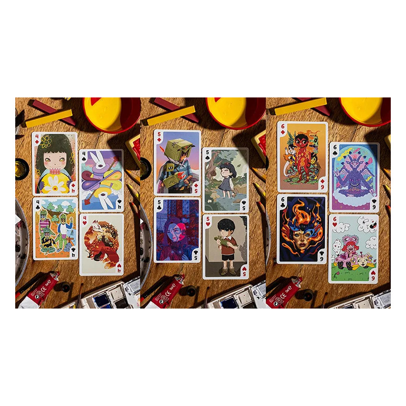 Dos de cartes artistique Bicycle Sari-Sari aux tons jaunes et agrumes.