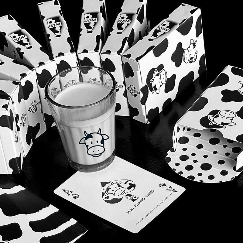 Design tacheté vache pour Moo Playing Cards